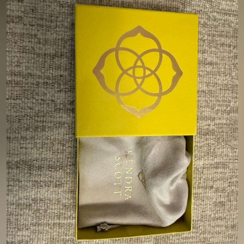 Kendra Scott Silver and White Necklace - Picture 3 of 3